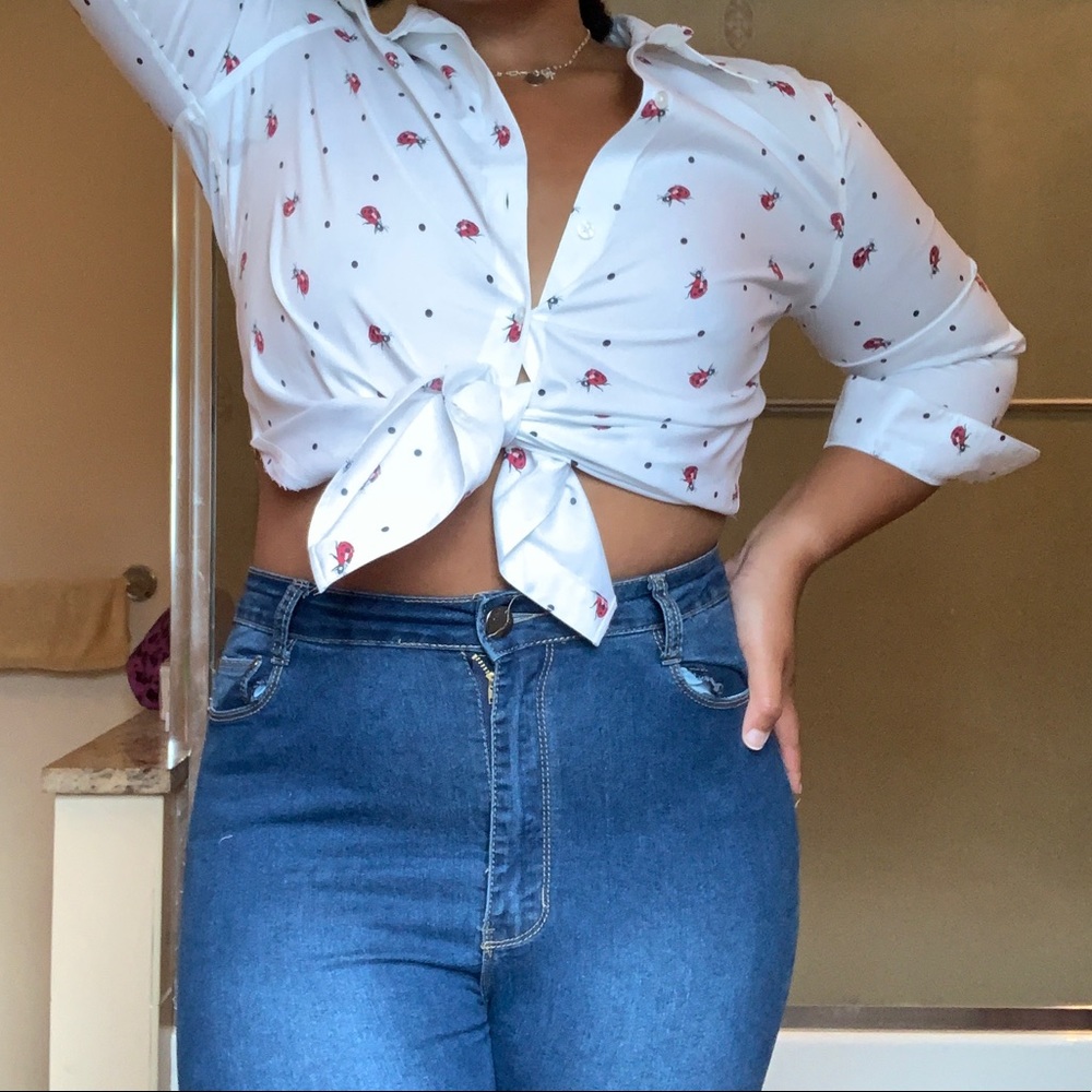 Sold on Depop Tie Front Crop Top